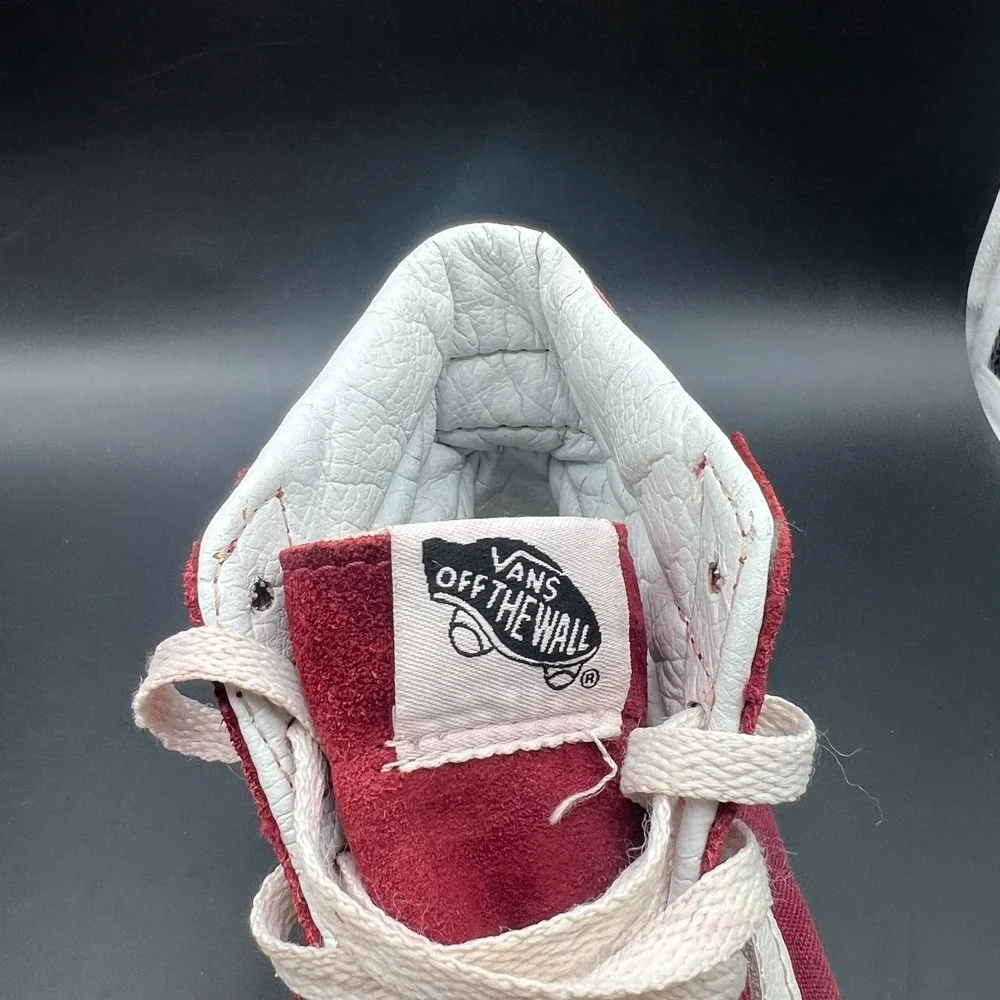 Vans Sk8-Hi Unisex M6.5/W8 Sneaker Red Suede High Top Lace Up Skateboard Shoes